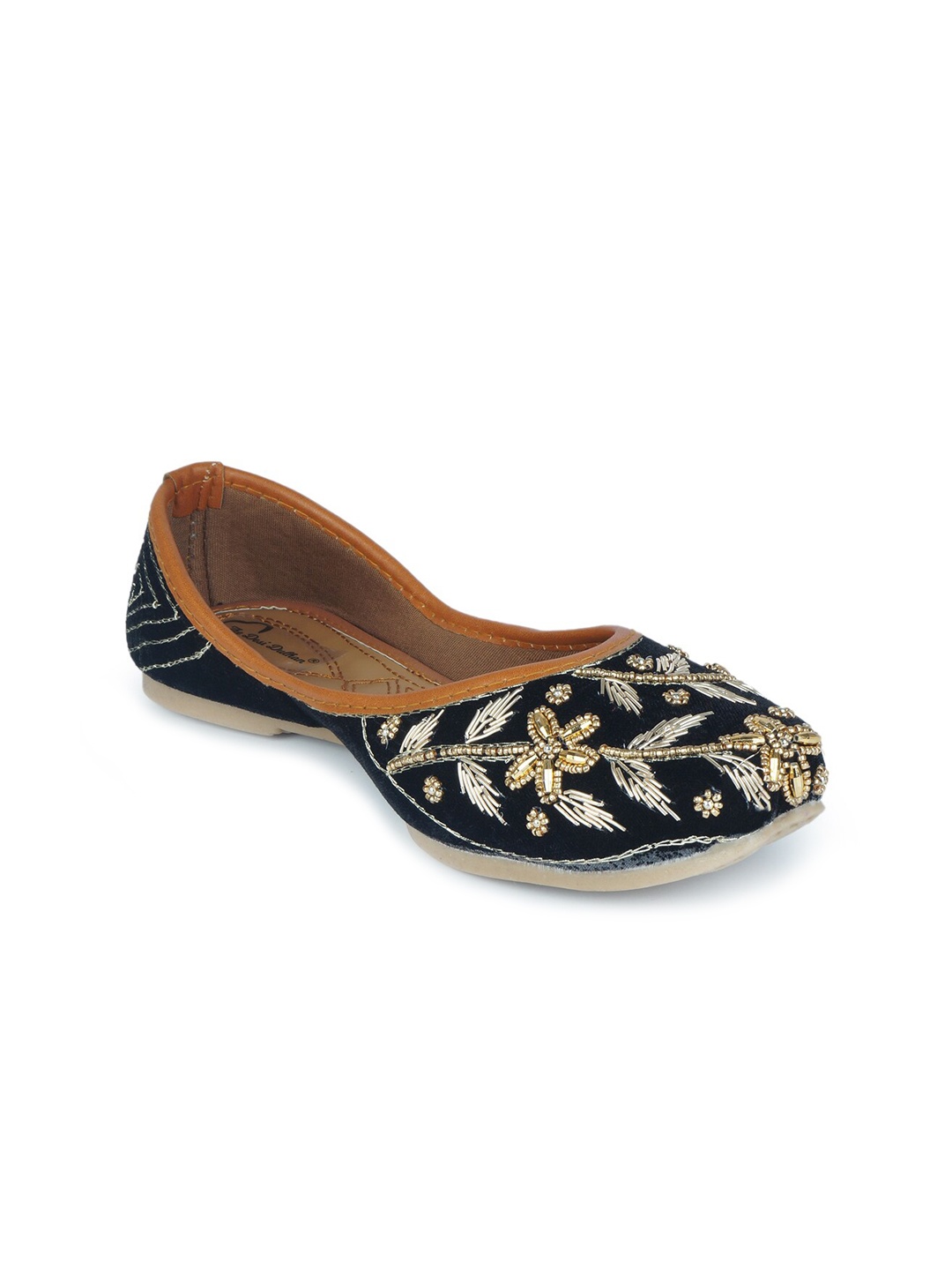 

The Desi Dulhan Women Black Printed Leather Ethnic Flats