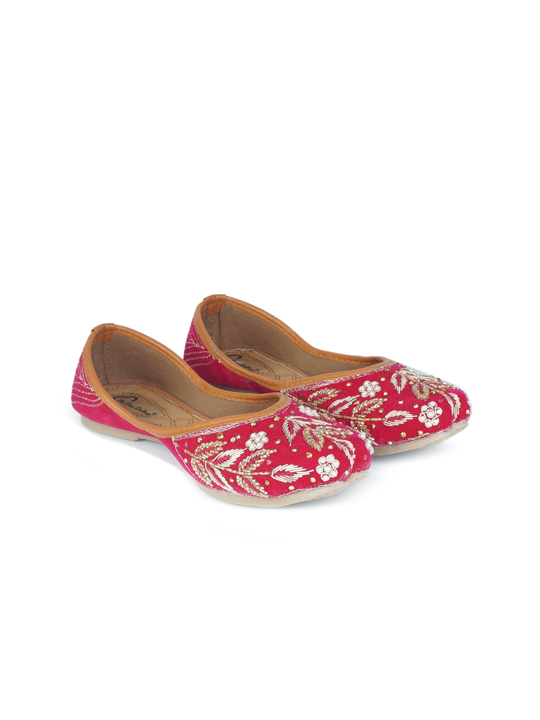 

The Desi Dulhan Women Magenta Printed Leather Ethnic Flats