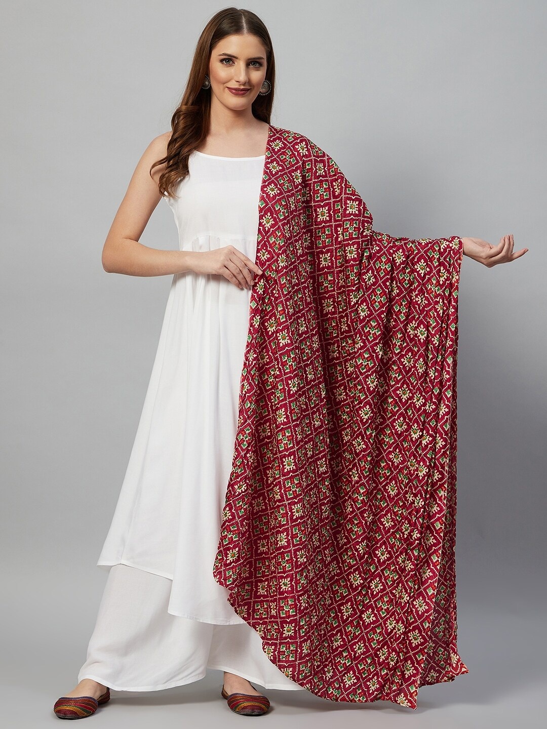 

InWeave Maroon & Green Patola Printed Dupatta