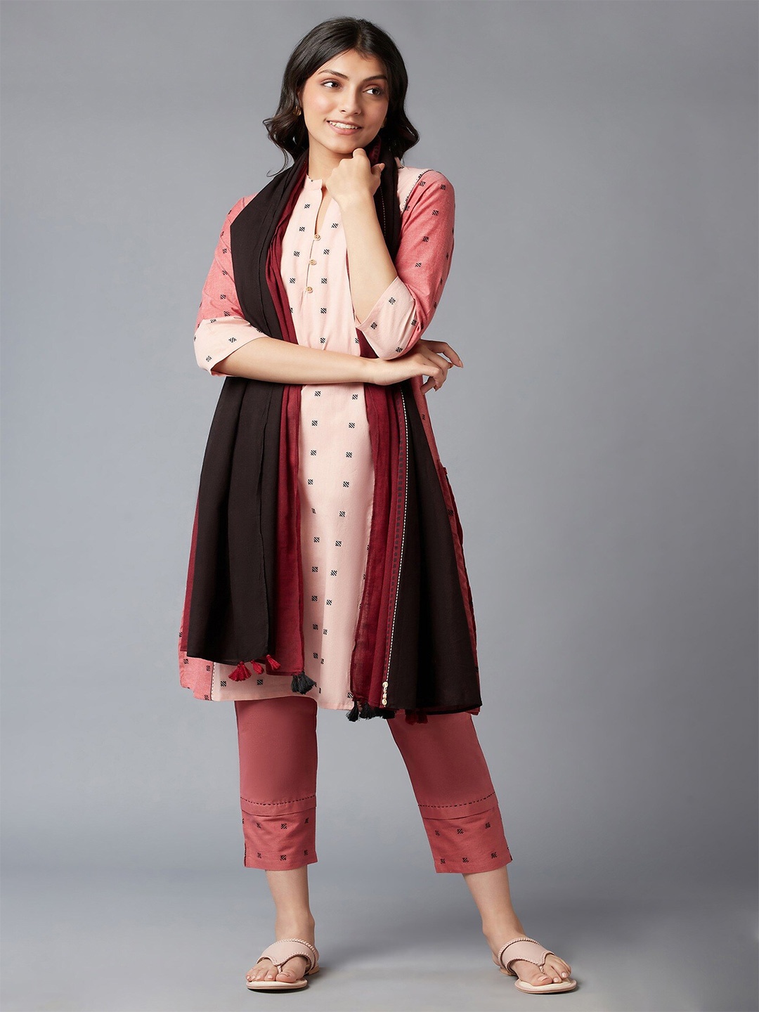 

W Red & Black Pure Cotton Dupatta