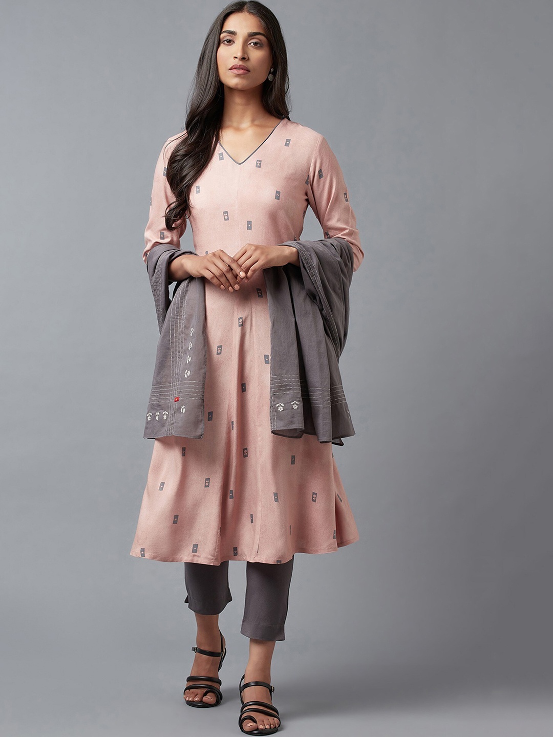 

W Women Pink & Grey Ethnic Motifs Printed Kurta