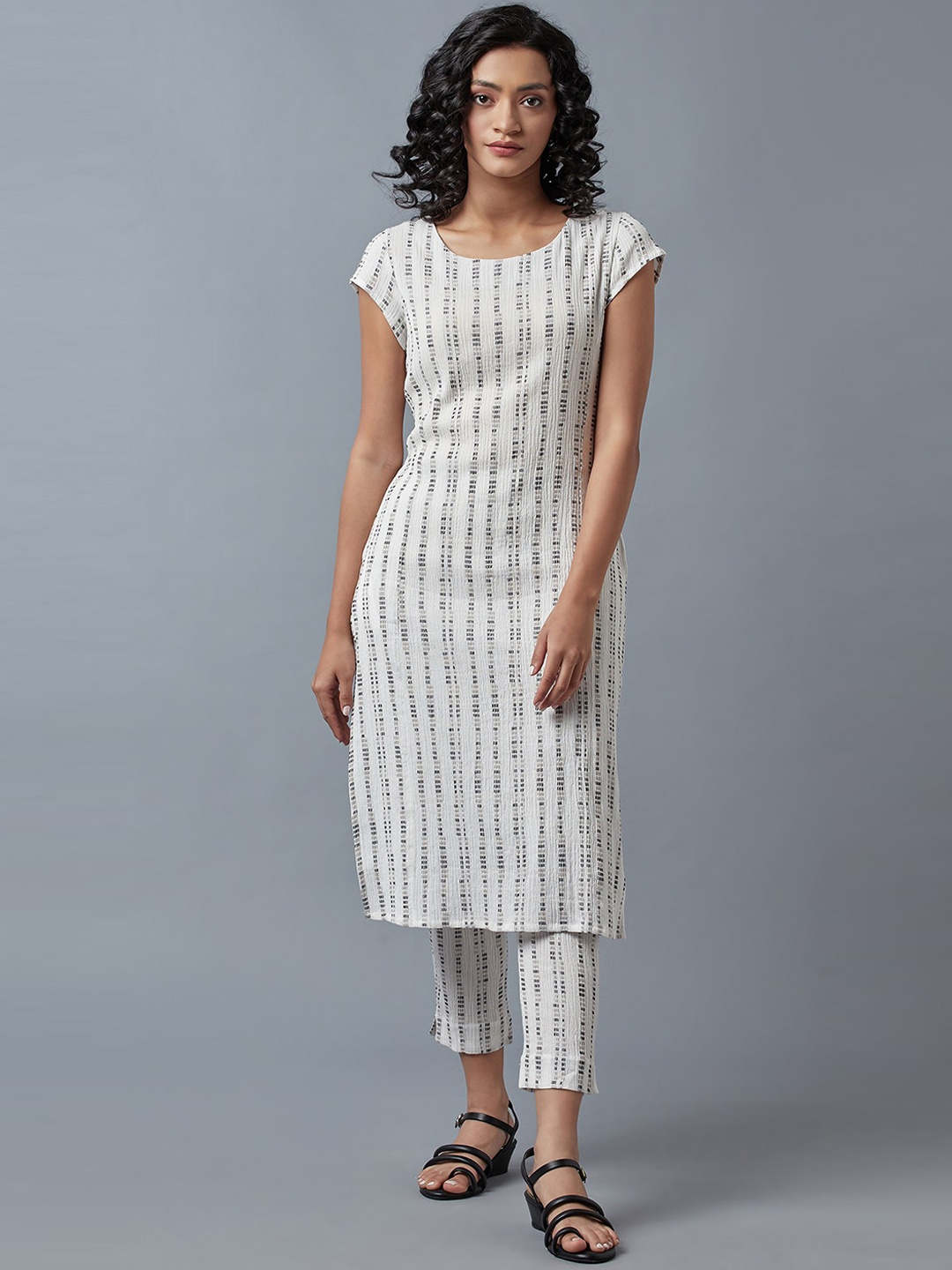 

W Women White & Grey Striped Pure Cotton Kurta with Trousers