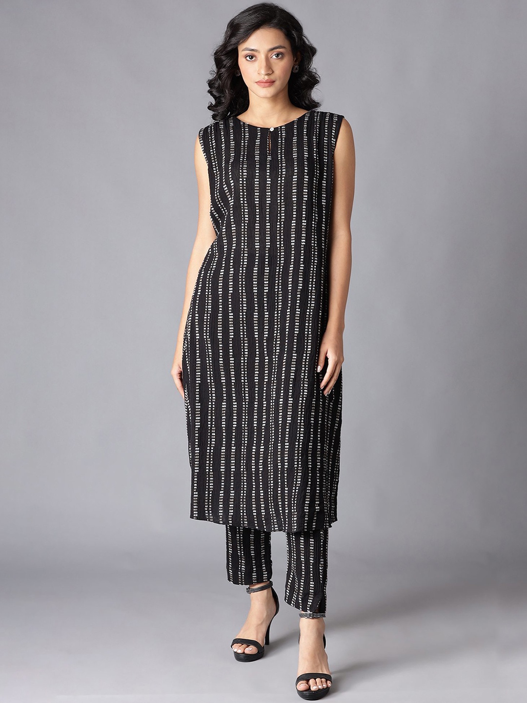 

W Women Black & White Printed Pure Cotton Kurta with Trousers