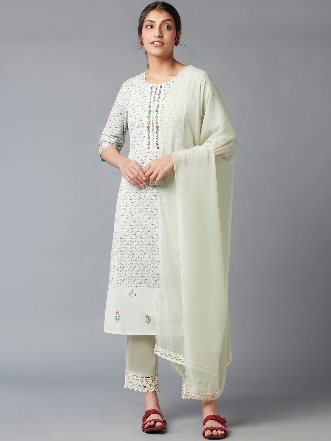 W Women Green Floral Printed Pure Cotton Kurta with Trousers & With Dupatta