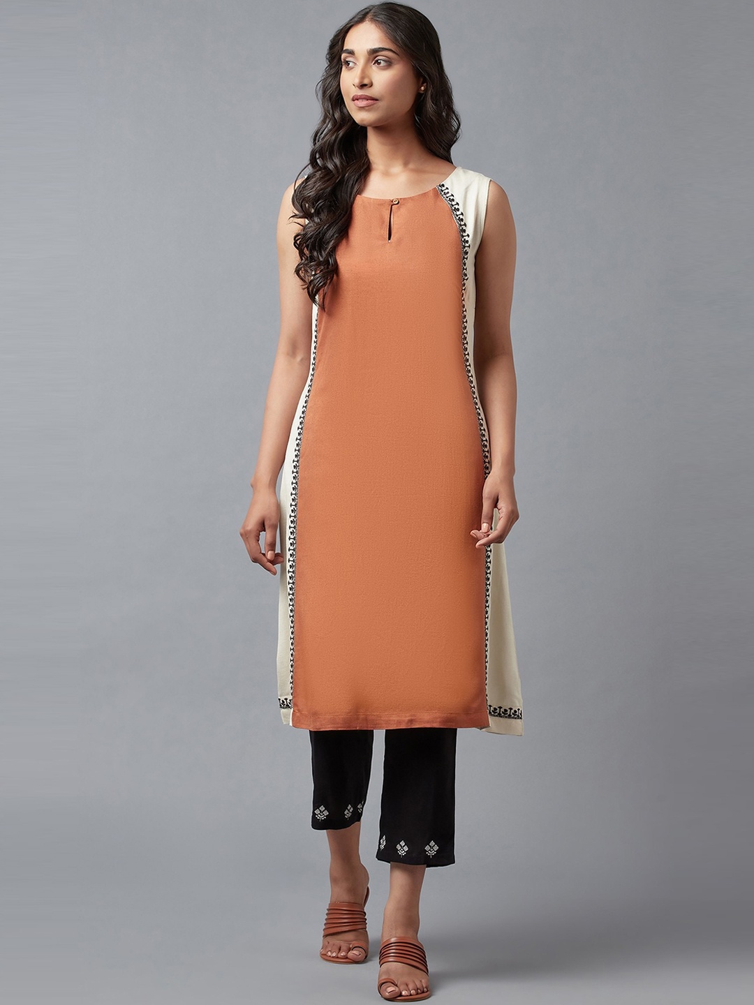 

W Women Brown & White Floral Keyhole Neck Thread Work Kurta