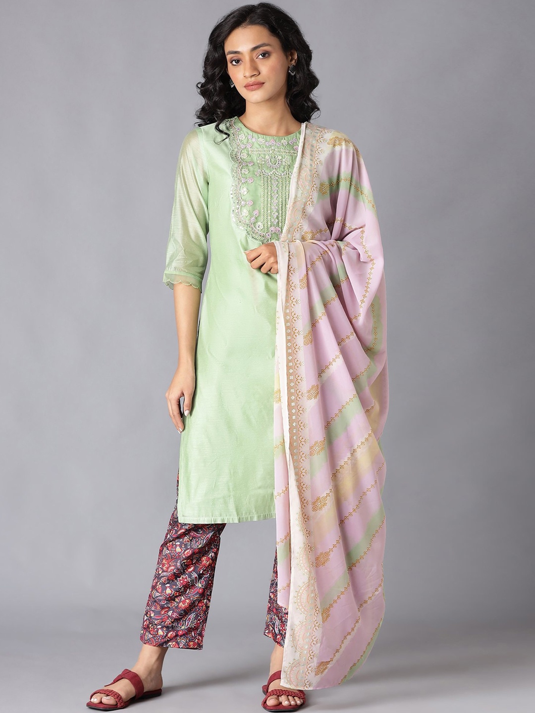 

WISHFUL Women Green Floral Yoke Design Kurta with Trousers & With Dupatta