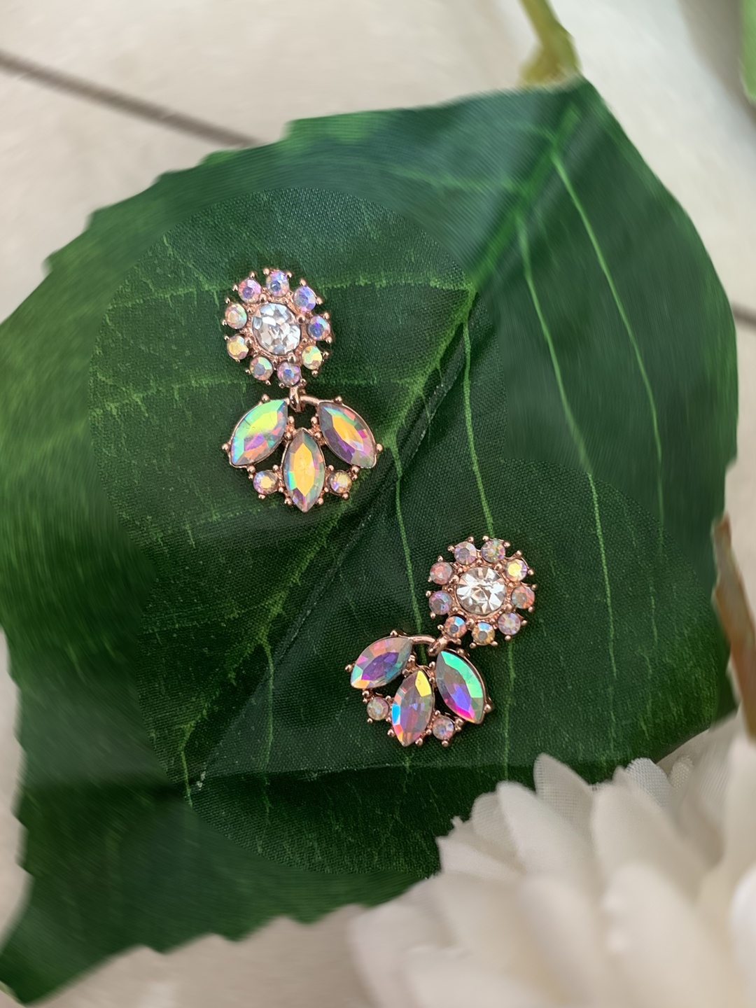 

Ishhaara Women Rose Gold Tiny Crystal Earrings