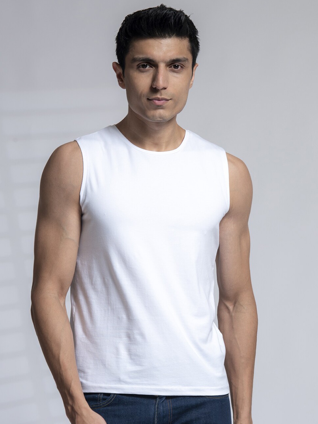

Tinted Men White Slim Fit T-shirt