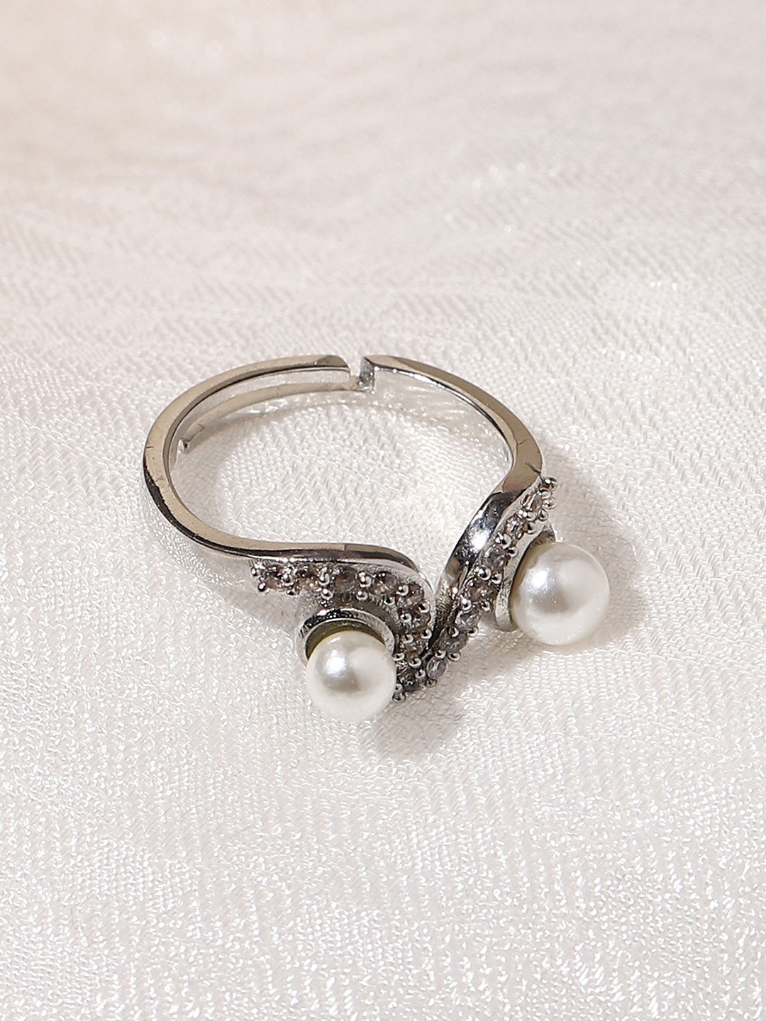 

Voylla Women Silver-Plated & White American Diamond CZ Pearl Brass Ring