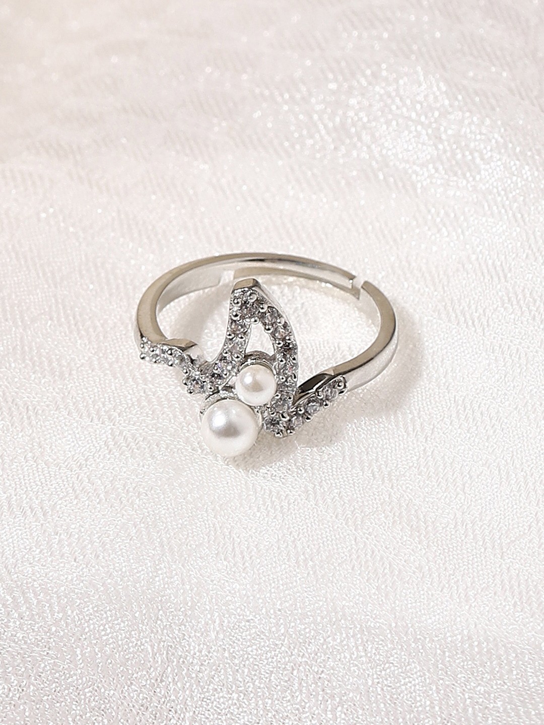 

Voylla Silver-Toned & Rhodium-Plated American Diamond CZ Pearl Ring