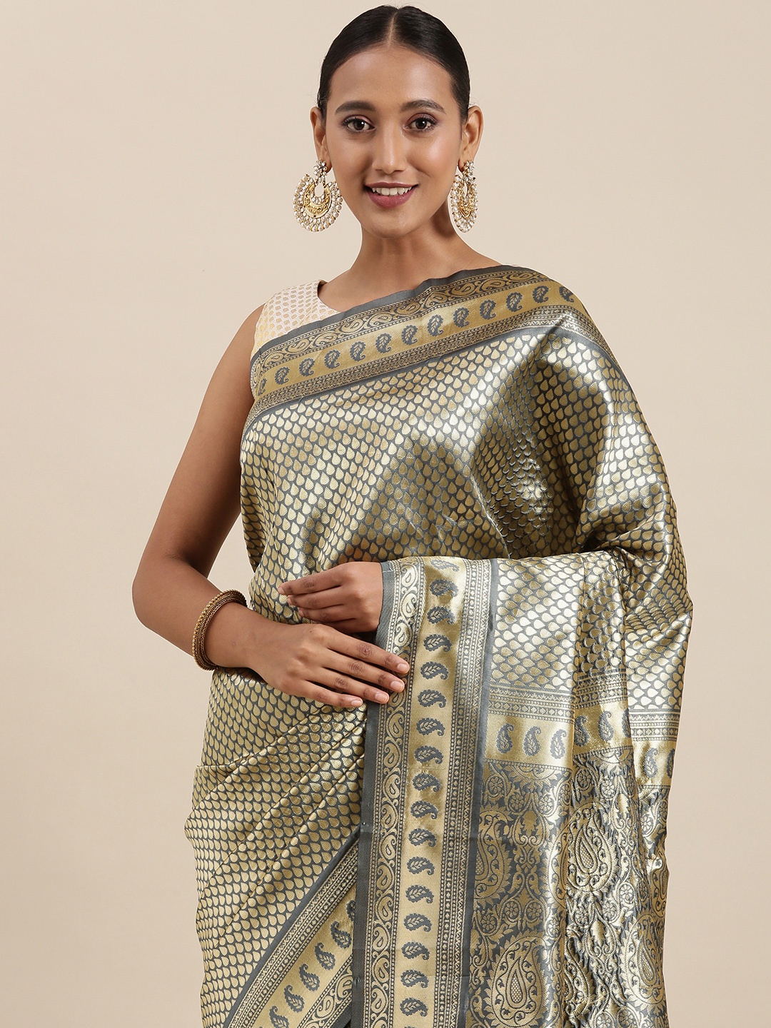 

Mitera Grey & Gold-Toned Ethnic Motifs Zari Silk Blend Banarasi Saree