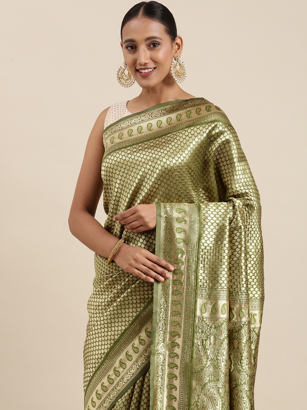 

Mitera Olive Green & Gold-Toned Ethnic Motifs Zari Silk Blend Banarasi Saree