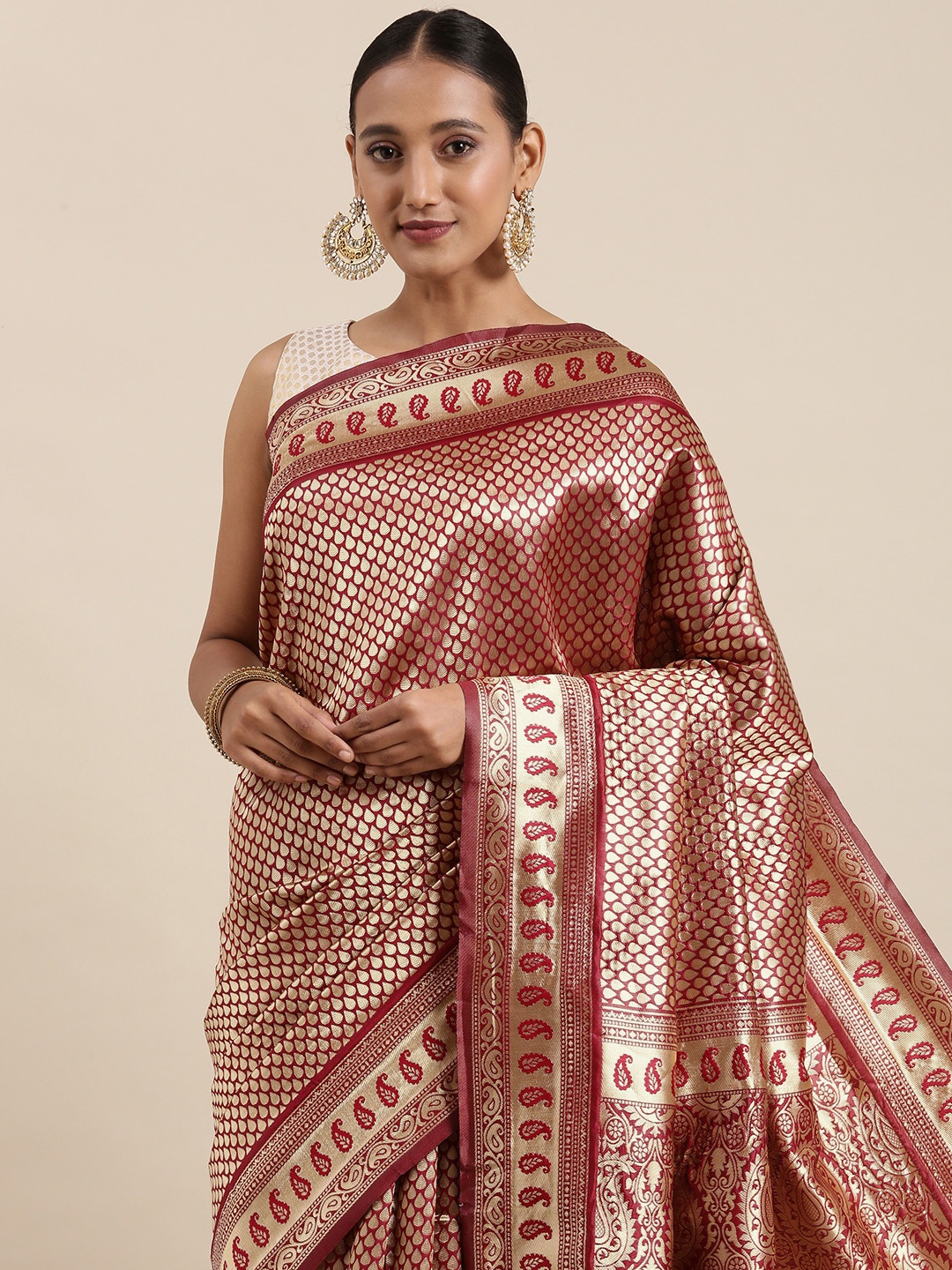 

Mitera Maroon & Gold-Toned Ethnic Motifs Zari Silk Blend Banarasi Saree