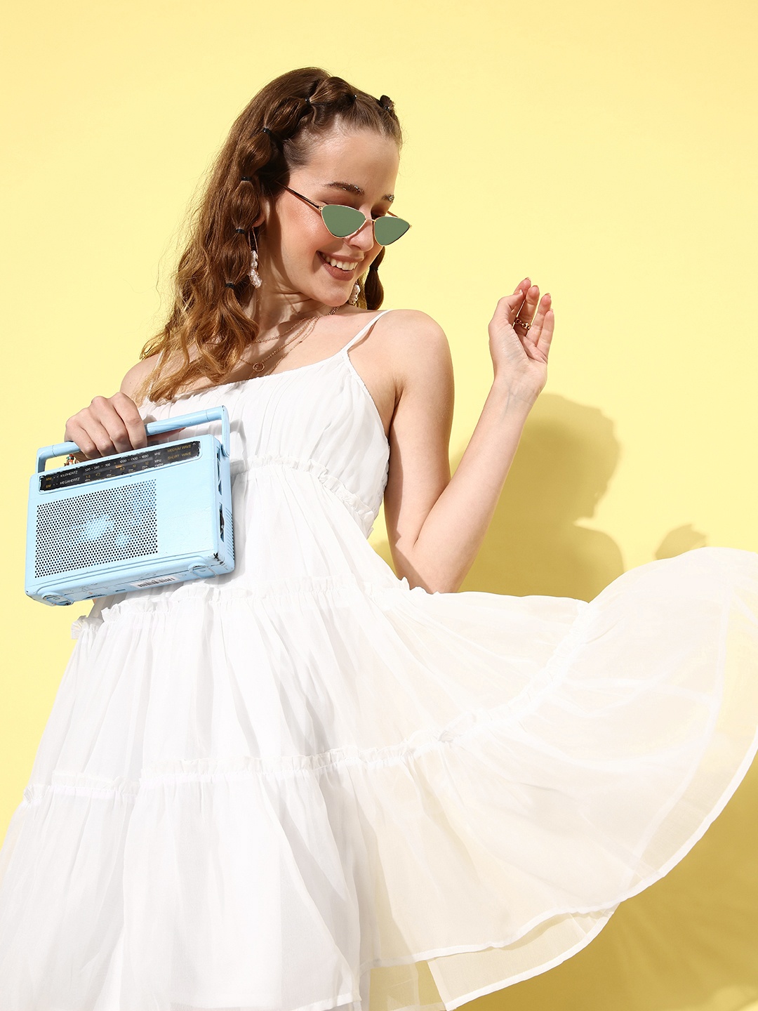 

QUIERO Women Classic White Solid Vacay Attire