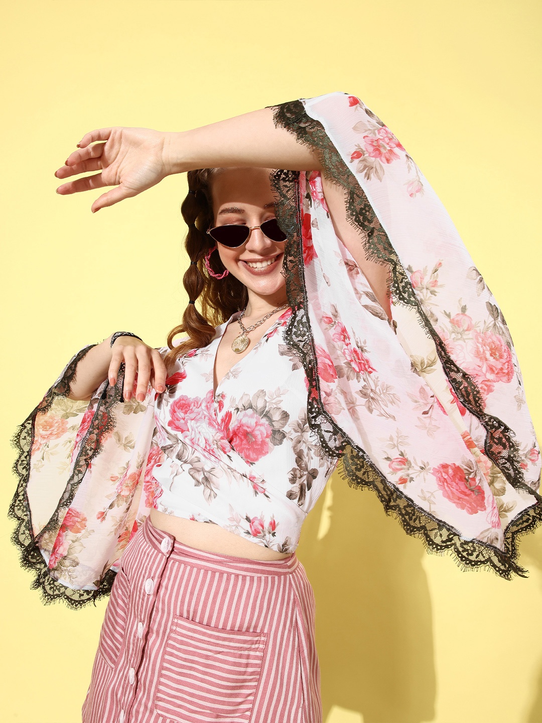 

QUIERO Women White & Pink Floral Print Wrap Crop Top