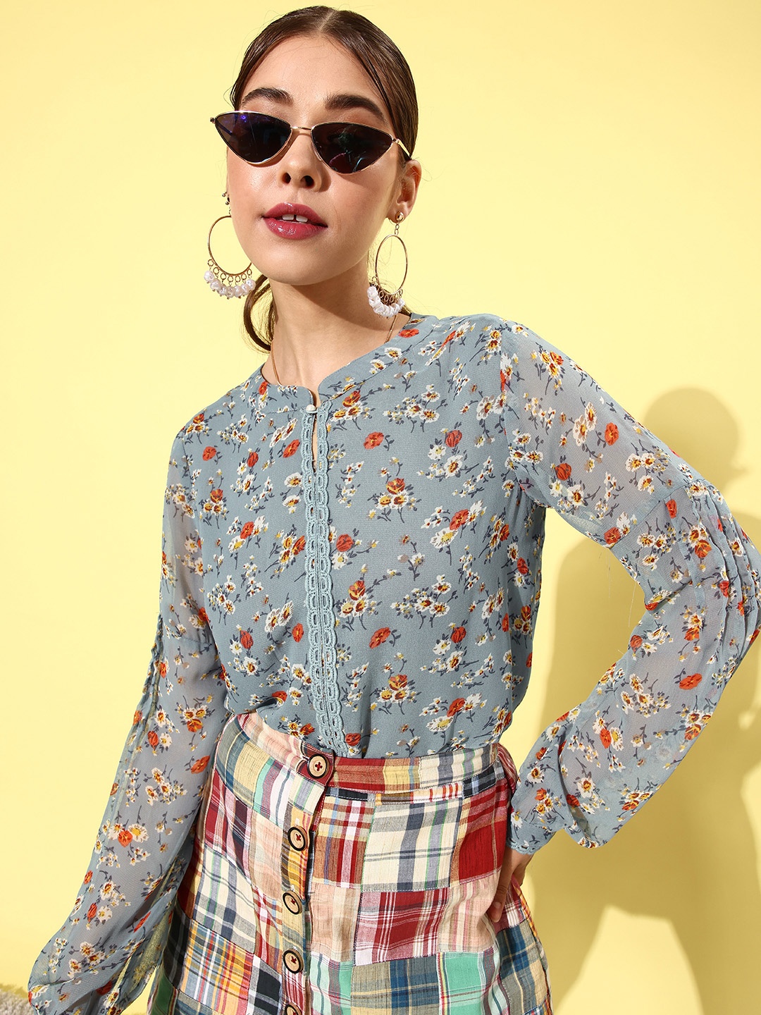 

QUIERO Women Blue & White Floral Print Top