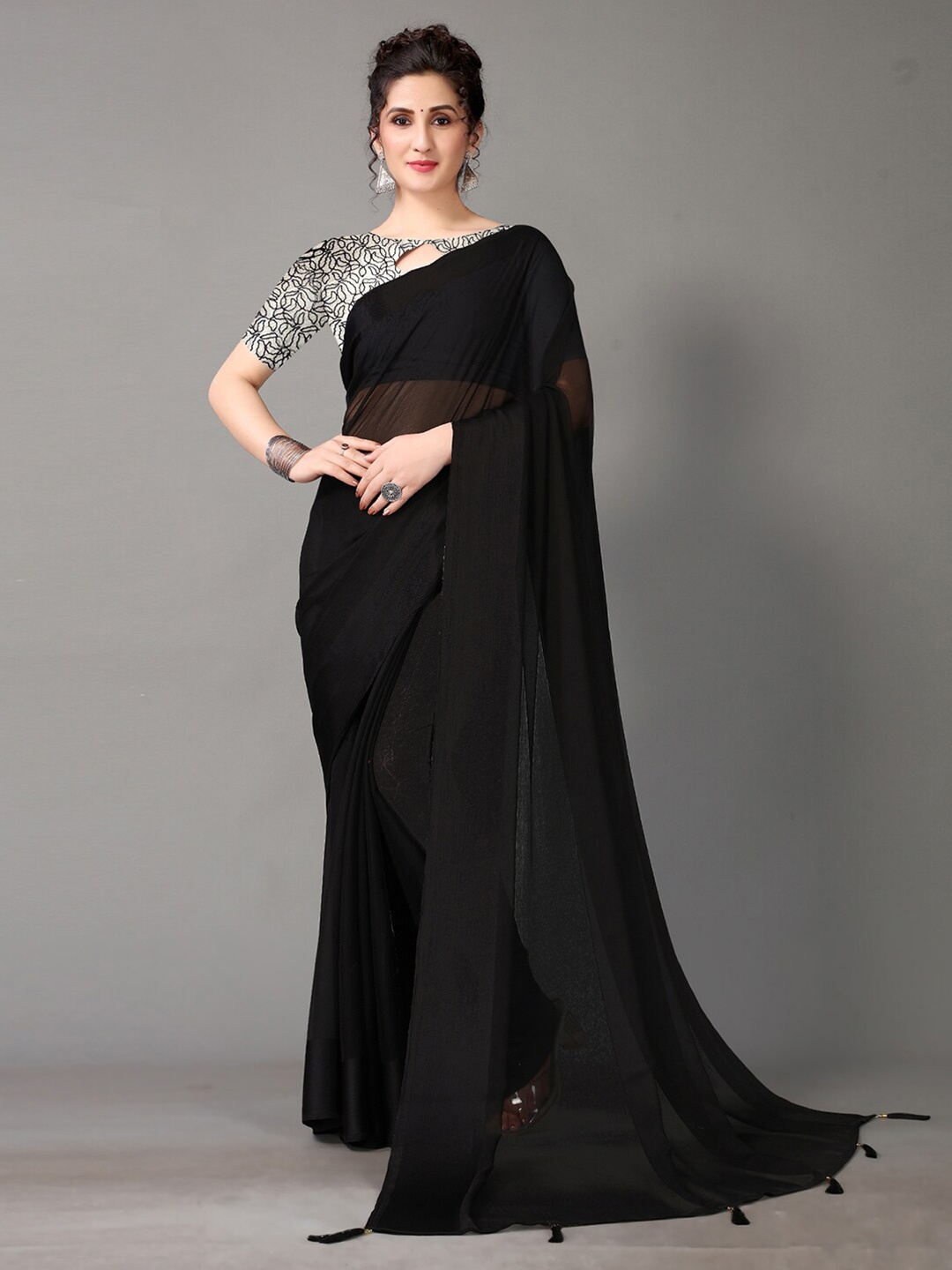 

HRITIKA Black Solid Satin Patta Saree
