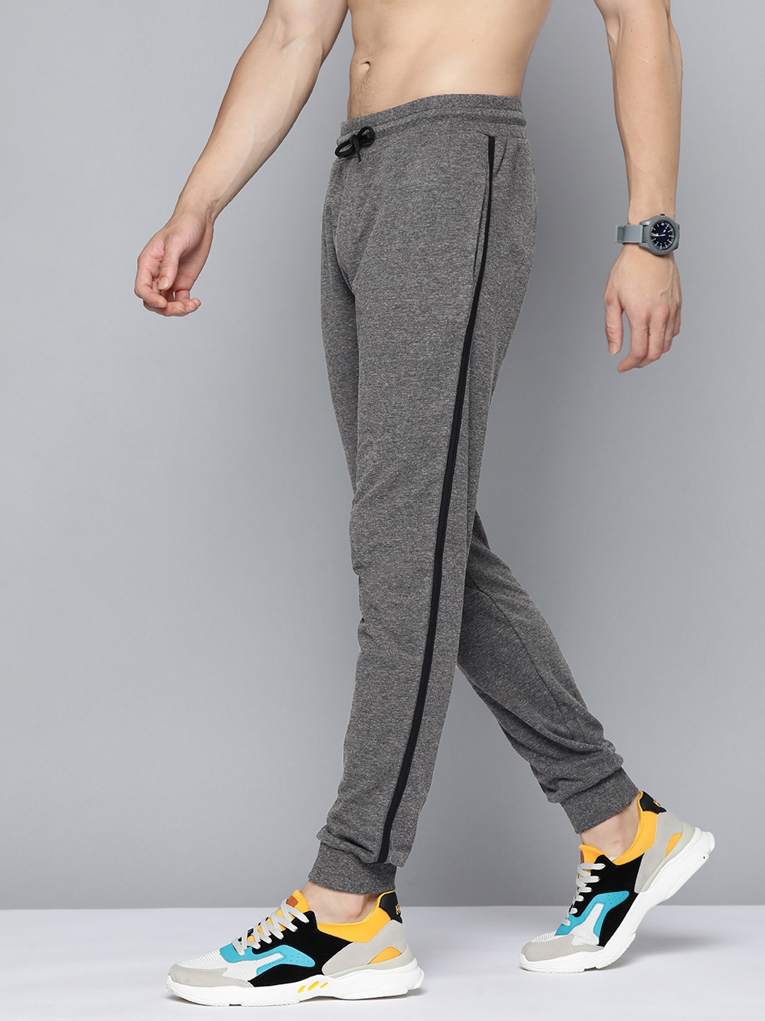 

Kook N Keech Men Charcoal Grey Solid Joggers