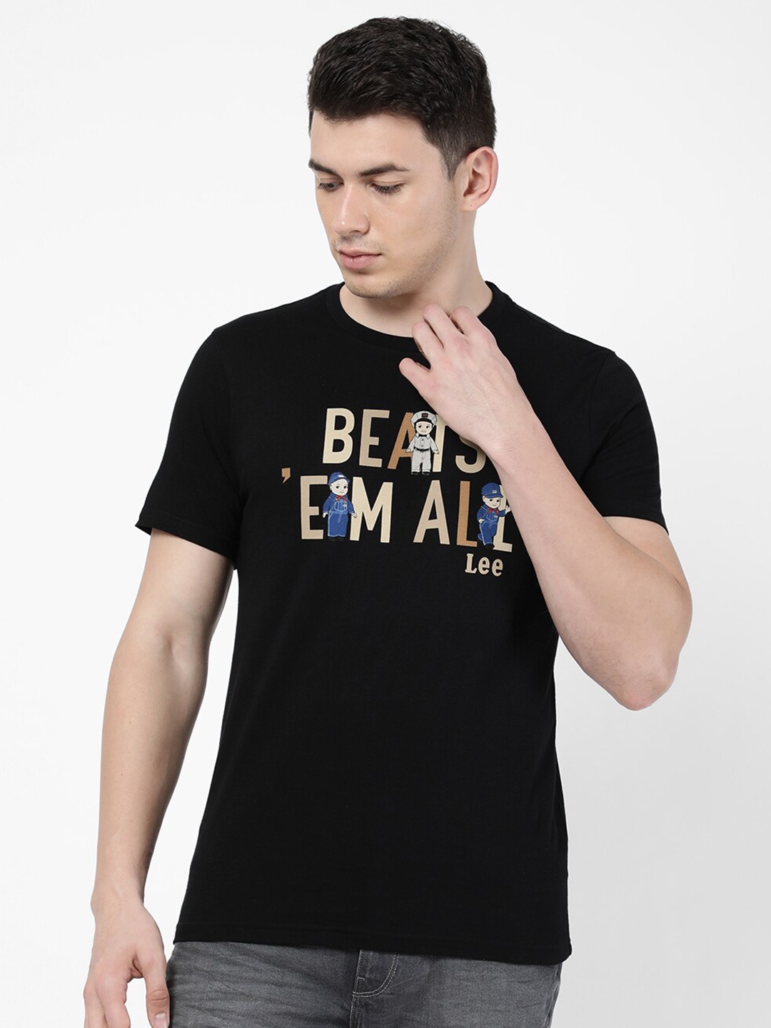 

Lee Men Black Typography Printed Slim Fit T-shirt