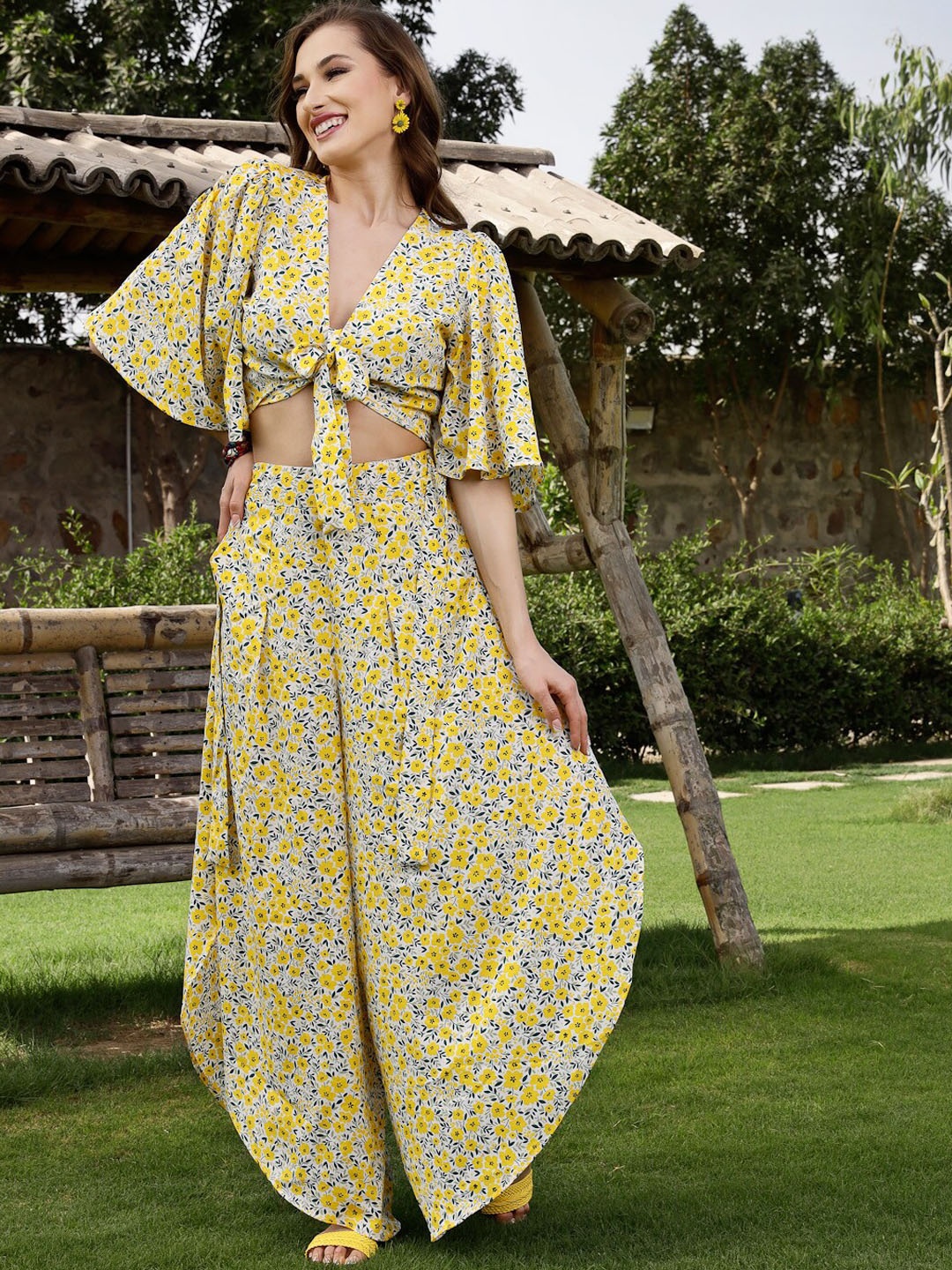 

Sera Women Yellow Floral Crop Top & Palazzos