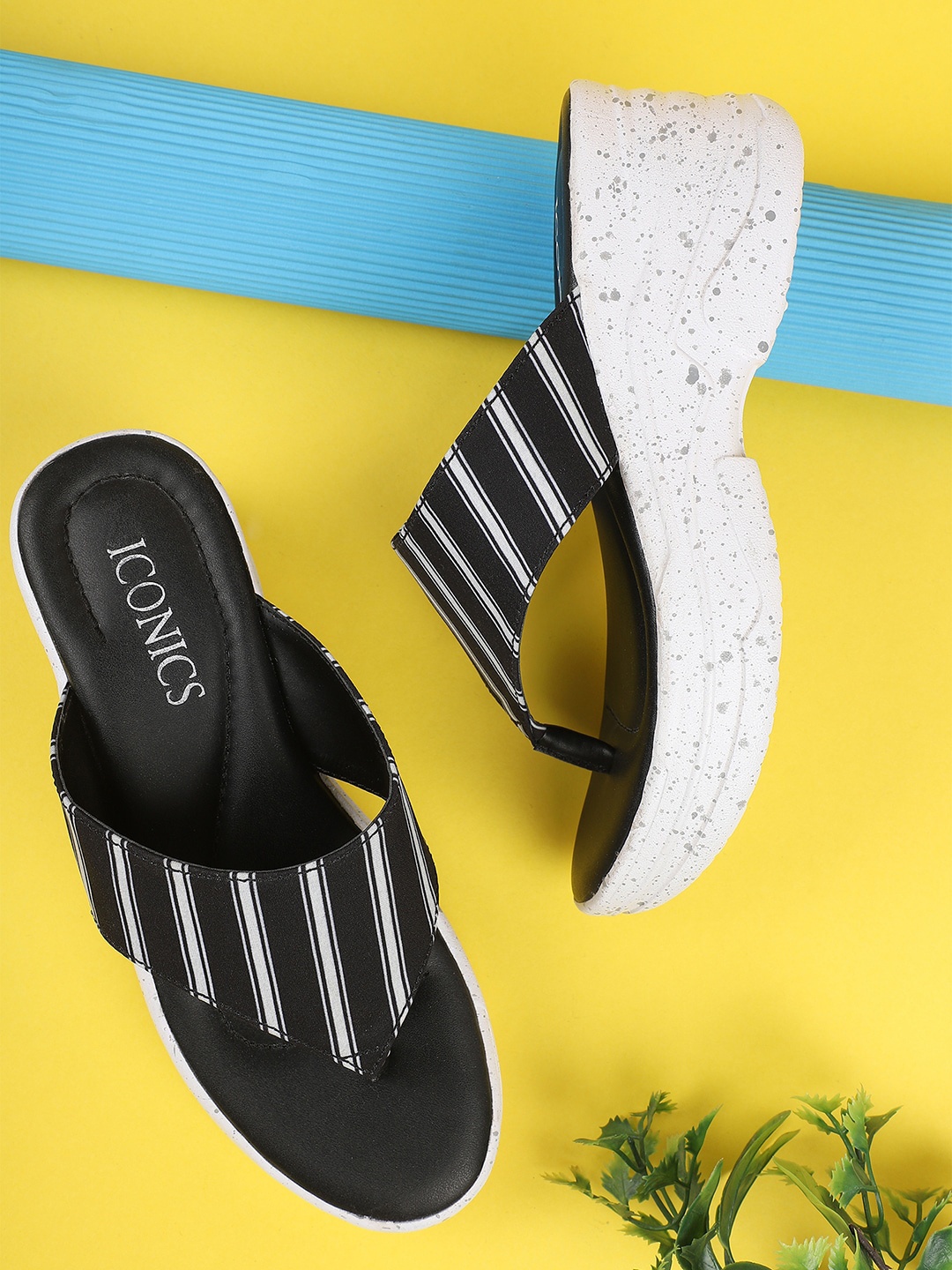 

ICONICS Black Striped Flatform Sandals