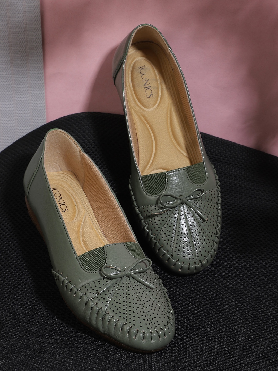 

ICONICS Women Olive Green Ballerinas Textured Bows Flats