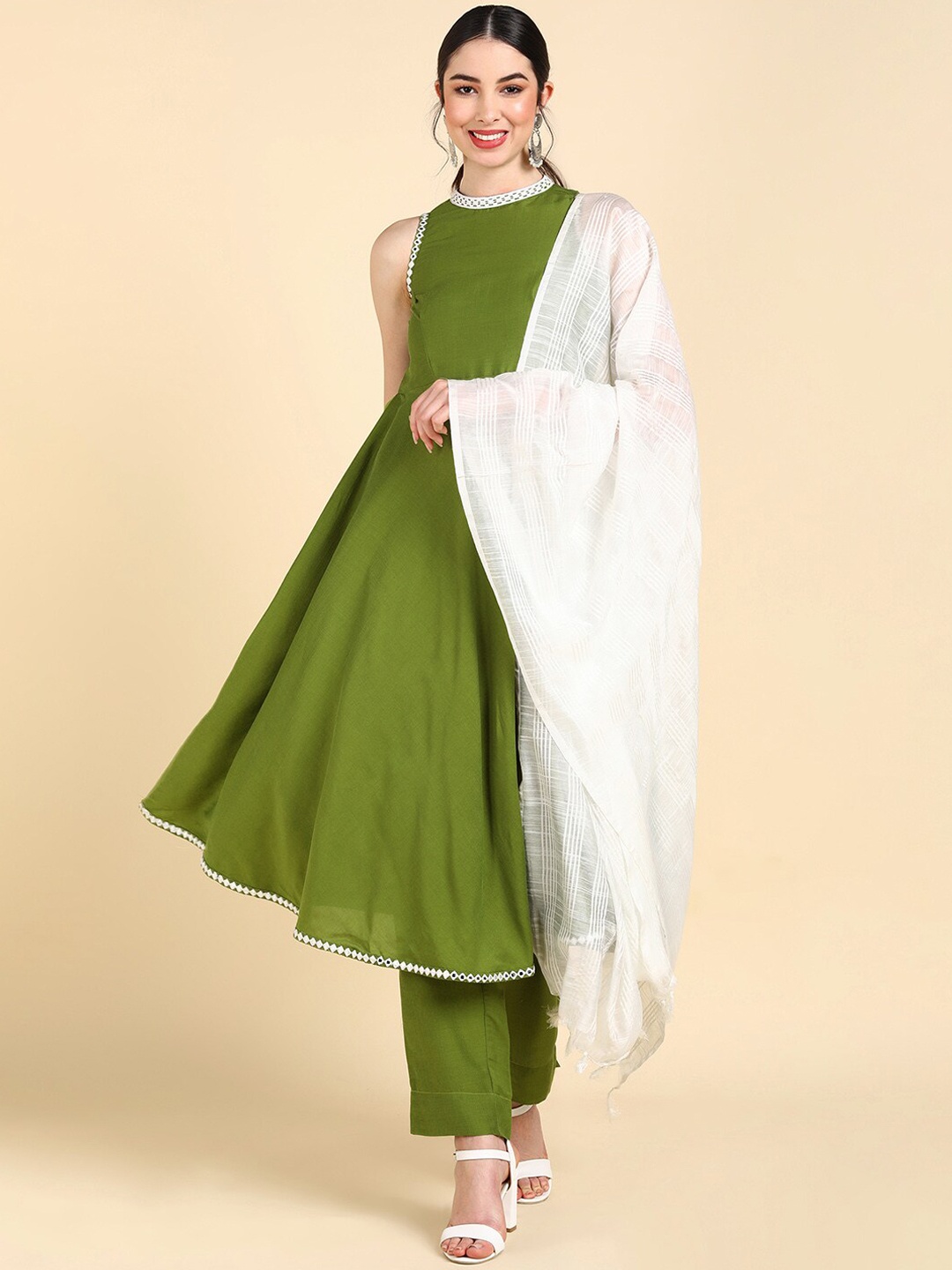 

AHIKA Women Green Kurta with Trousers & With Dupatta