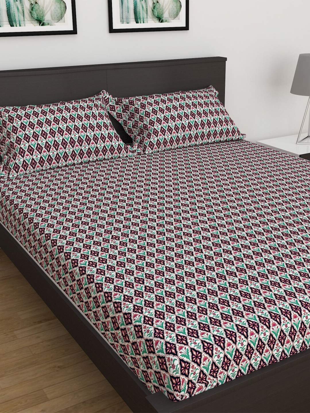 

Home Centre 150 TC India Inspired Multicolour Cotton King Bedsheet with 2 Pillow Covers, Maroon