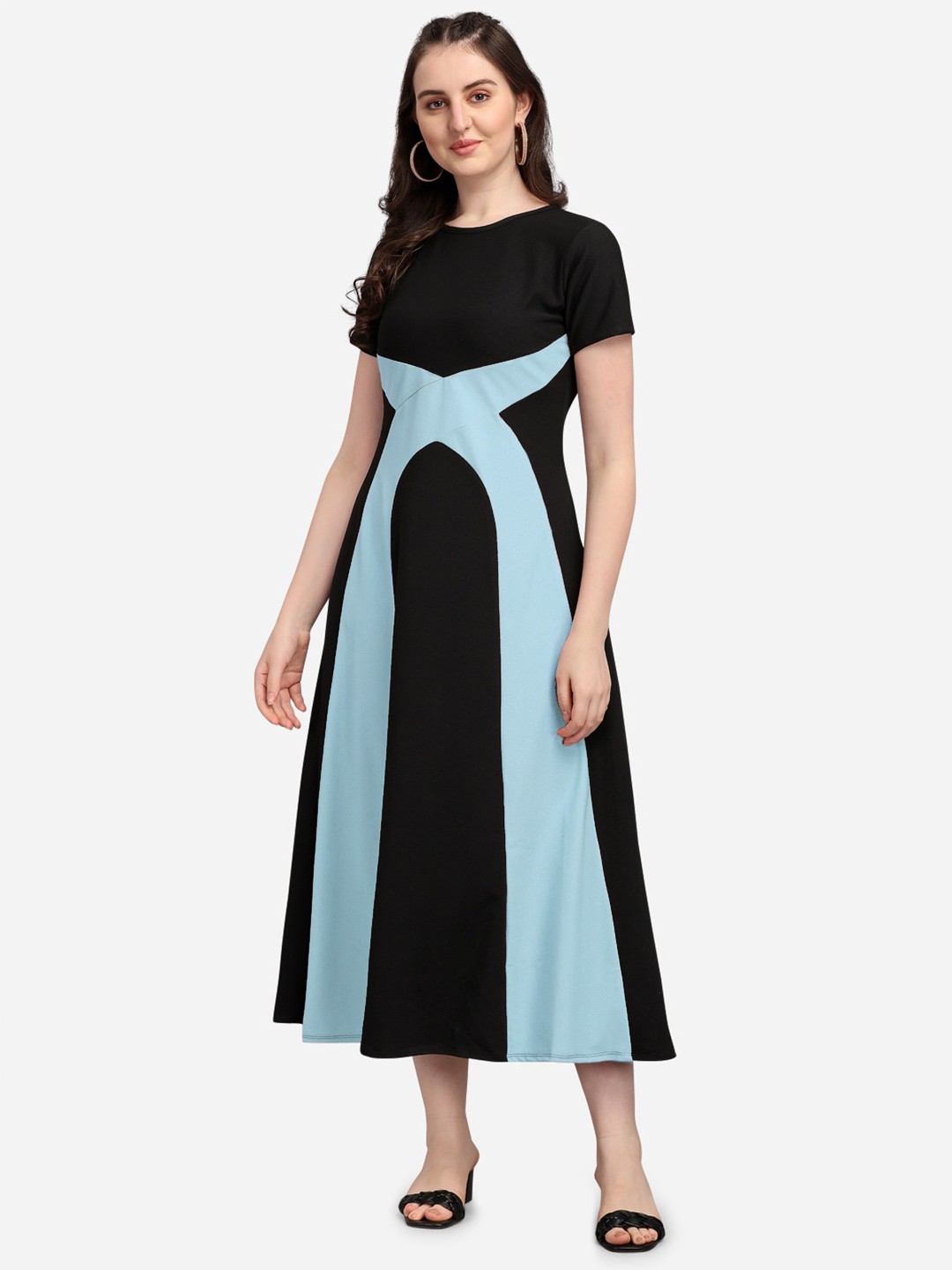 

PURVAJA Blue Colourblocked Round neck Midi Dress