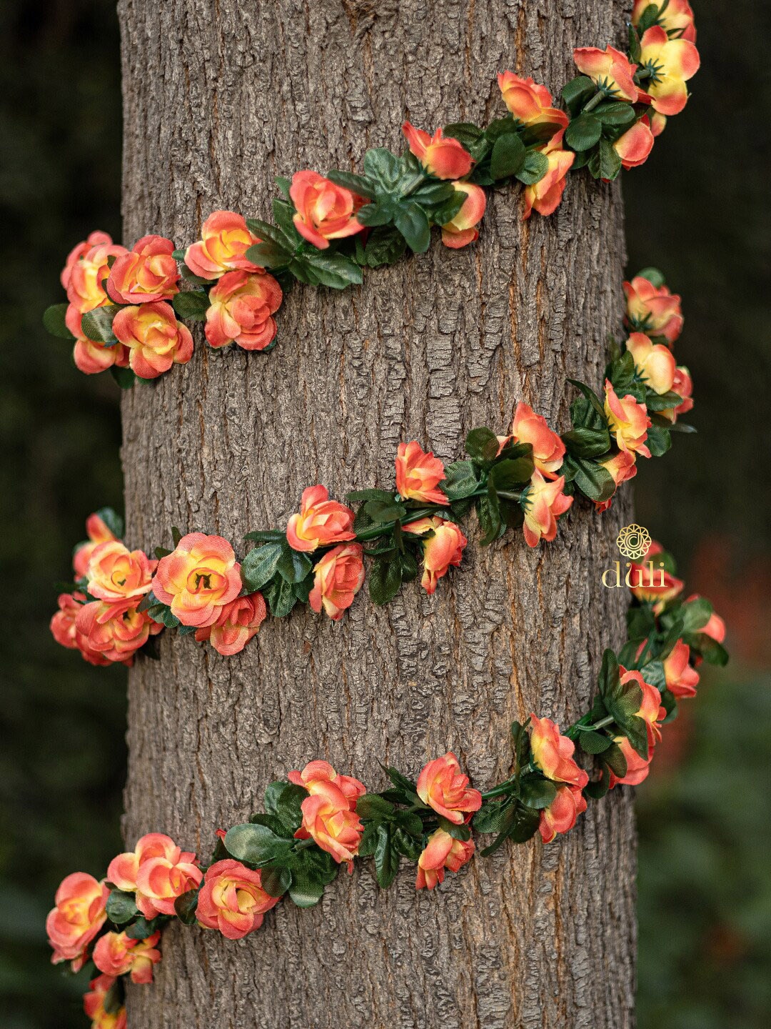 

DULI Unisex Orange & Green Rose Artificial Flower Creeper
