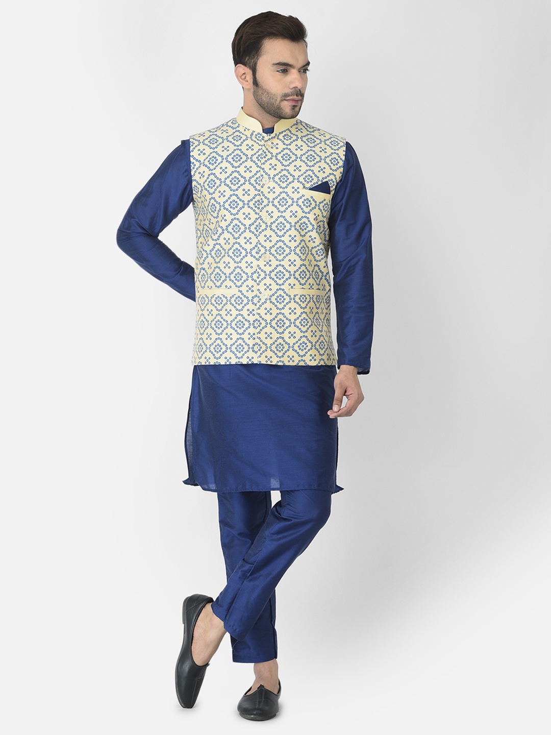 

DEYANN Men Cream-Coloured Bandhani Printed Kurta with Pyjamas