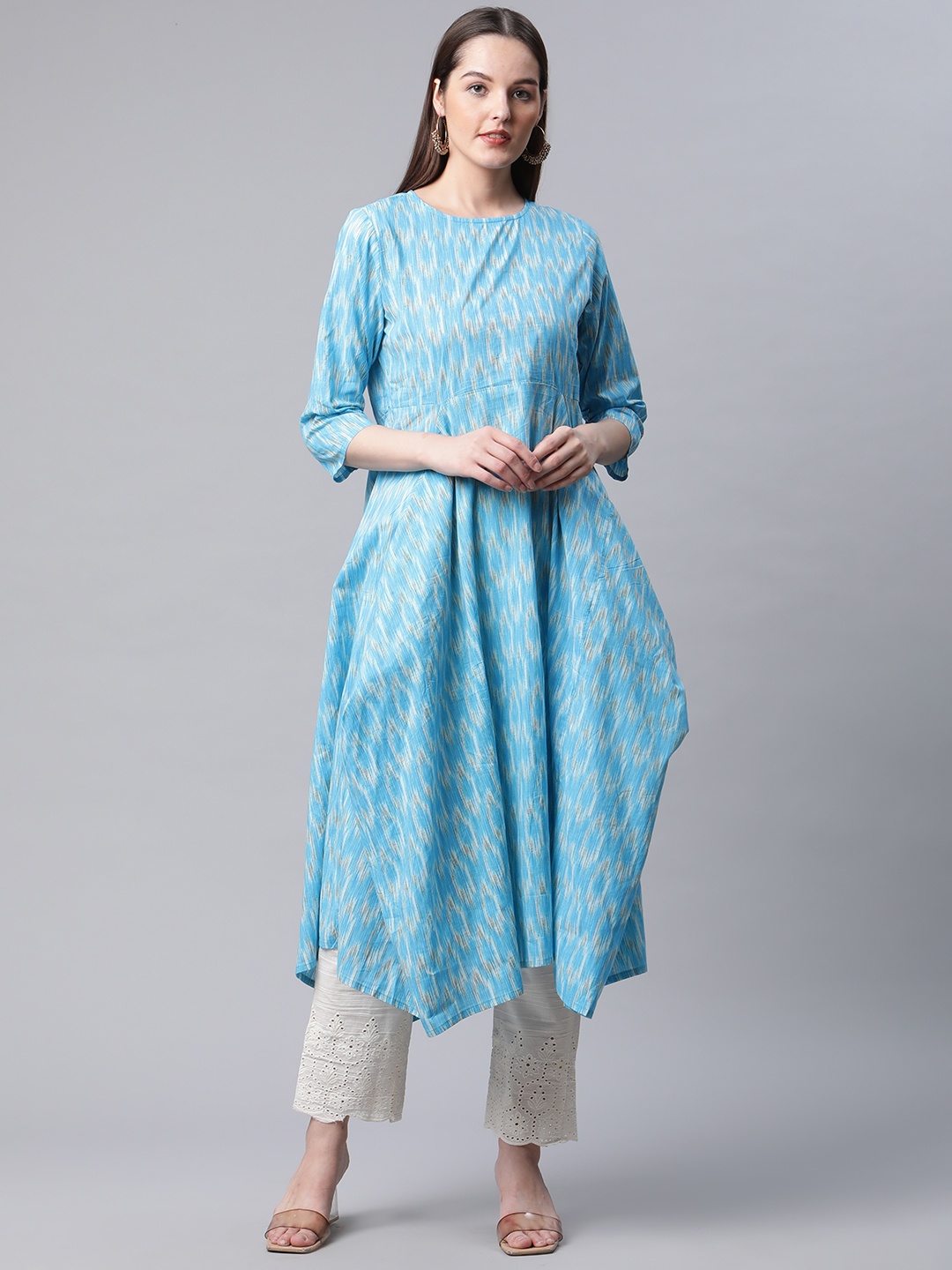 

DESI BEATS Women Blue Printed Kurta