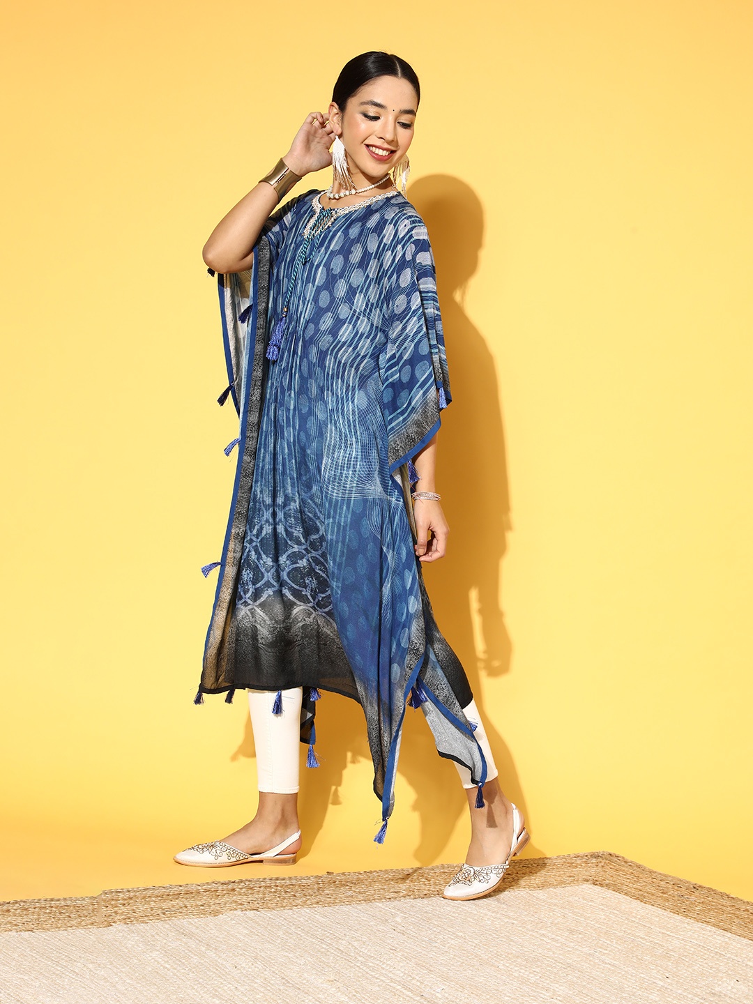 

ZOLA Women Blue Geometric Printed Flared Sleeves Kaftan Kurta