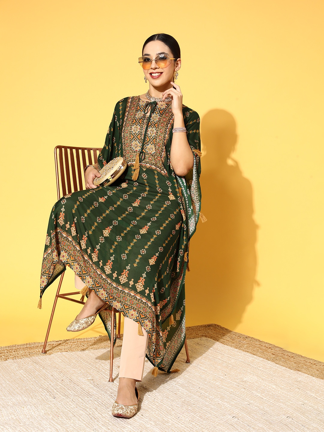 

ZOLA Women Green & Gold-Toned Ethnic Motifs Printed Kaftan Kurta