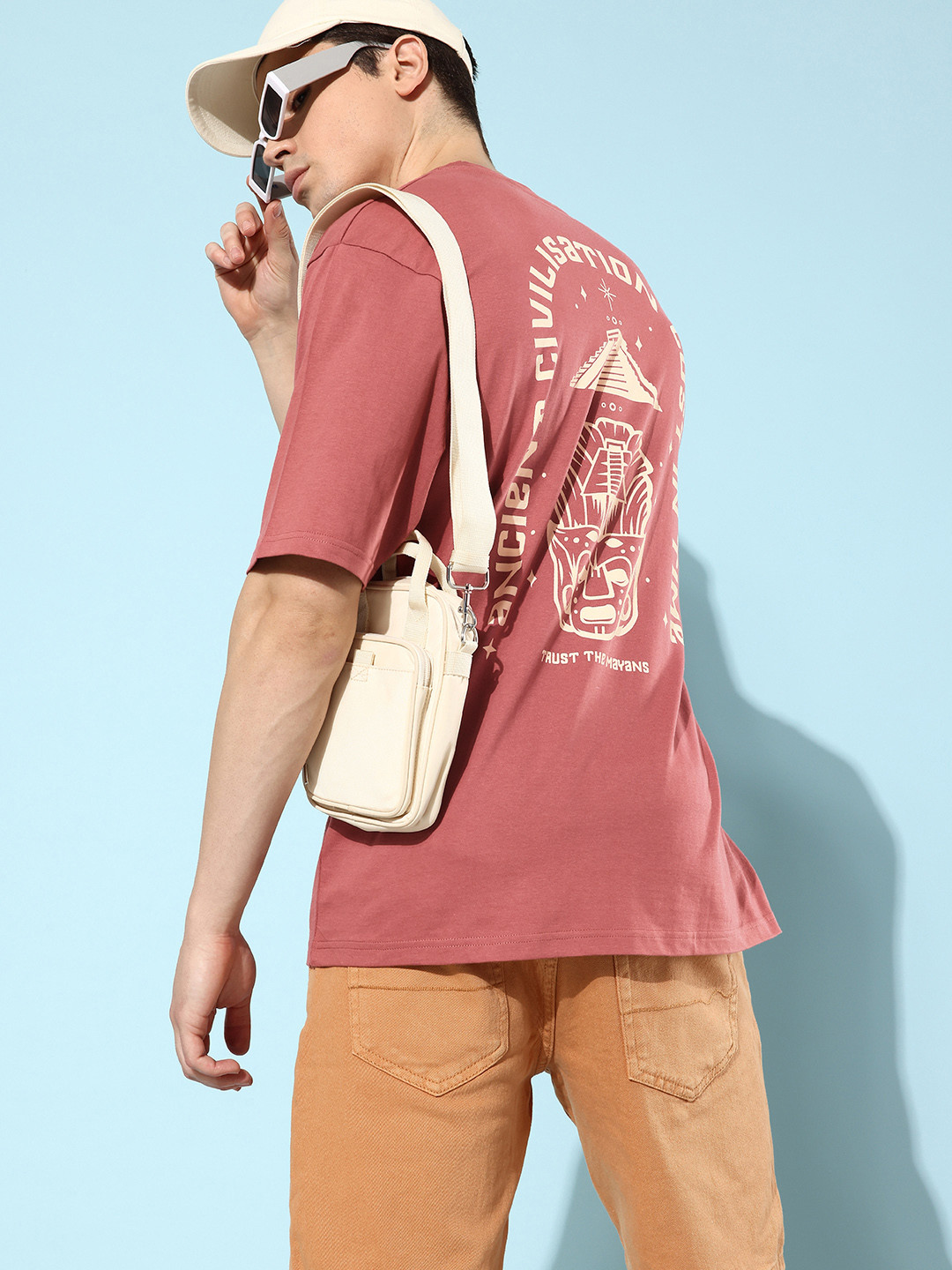 

Difference of Opinion Men Dusty Pink Typography Printed Pure Cotton Oversized T-shirt, Rose