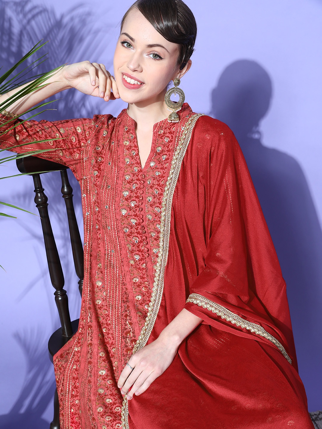 

ZOLA Women Ethnic Motifs Viscose Rayon Ethereal Embroidery Kurta Set, Red