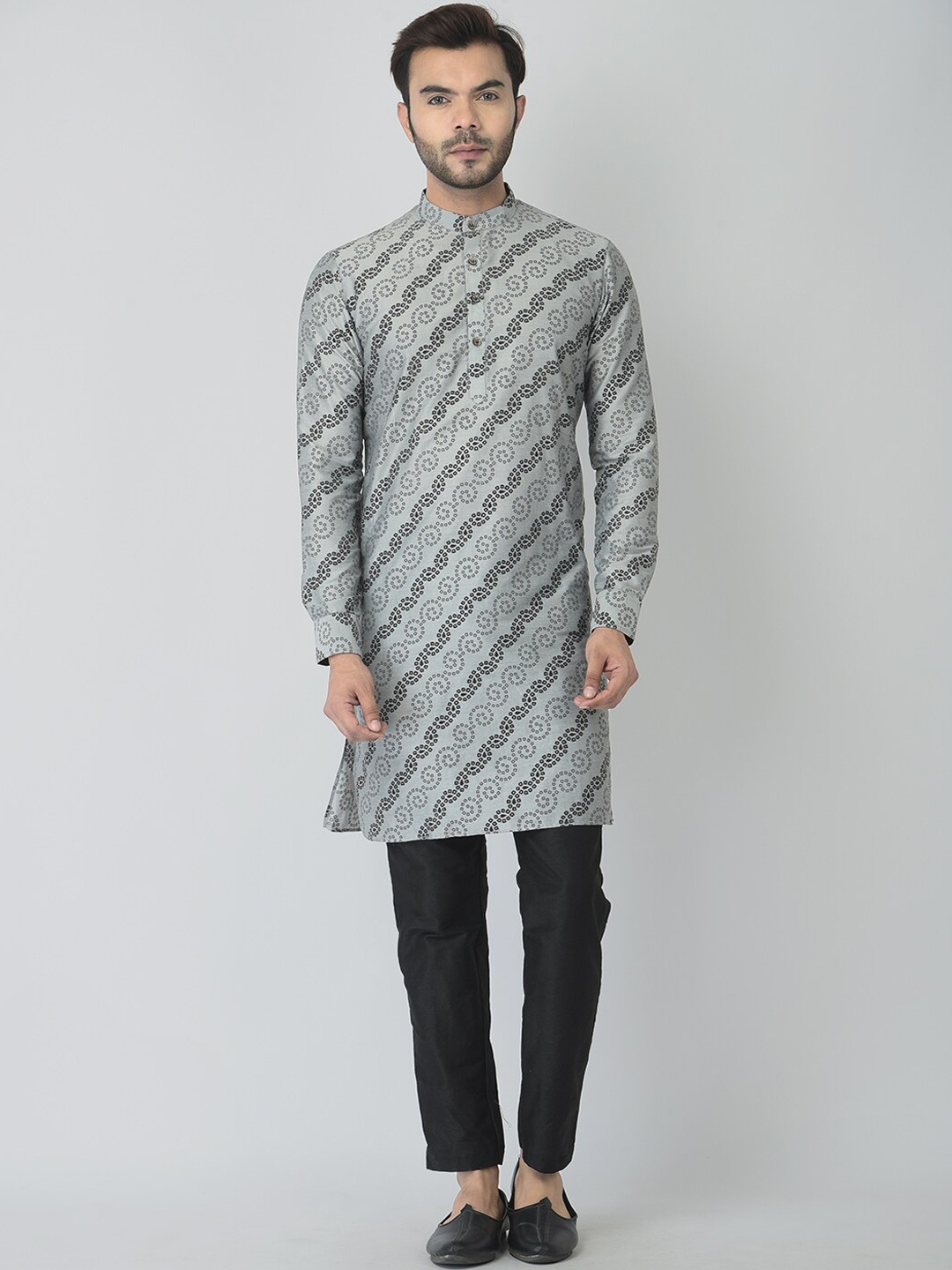 

DEYANN Men Grey & Black Bandhani Printed Kurta with Pyjamas