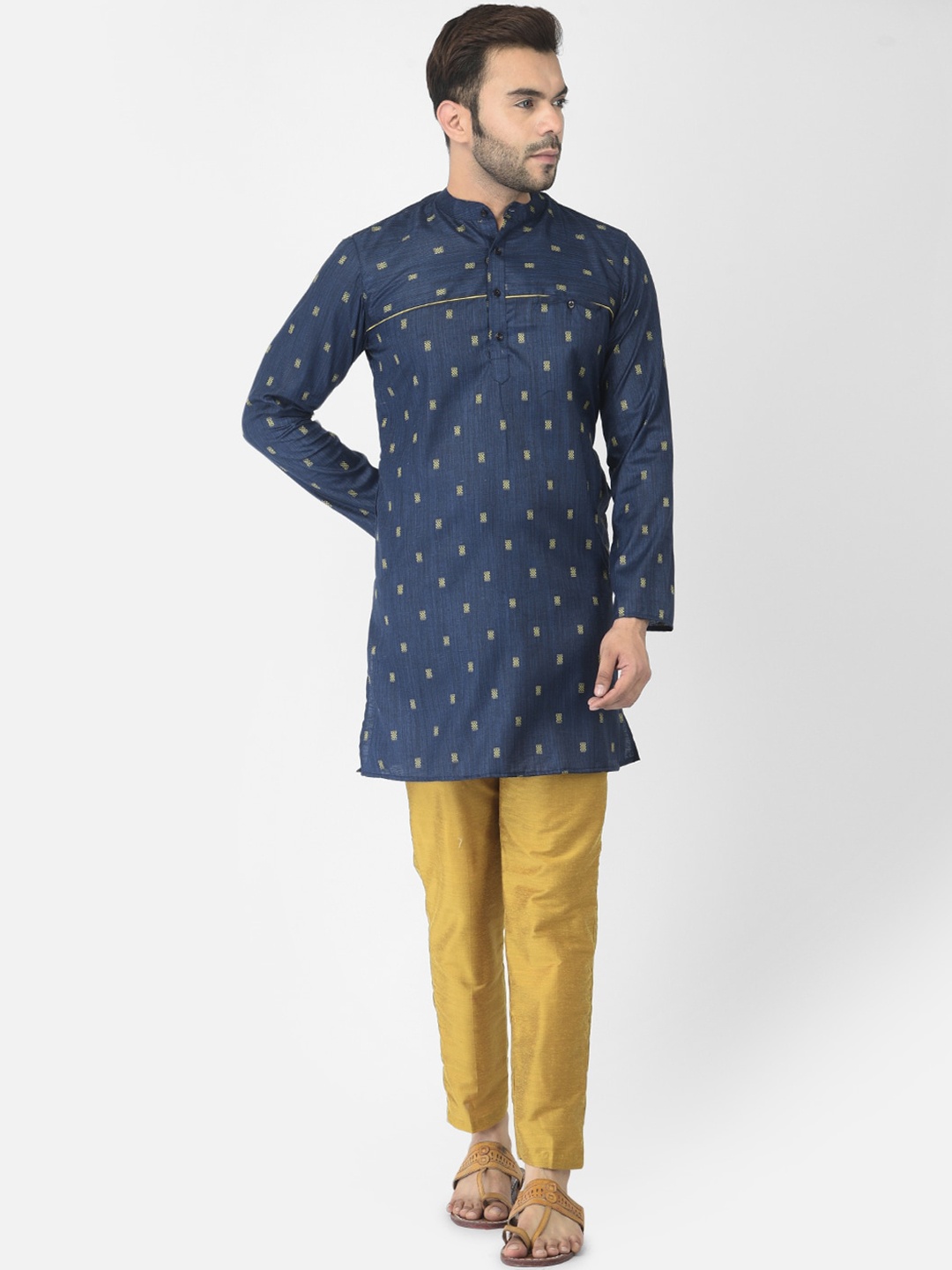

DEYANN Men Navy Blue Kurta with Pyjamas