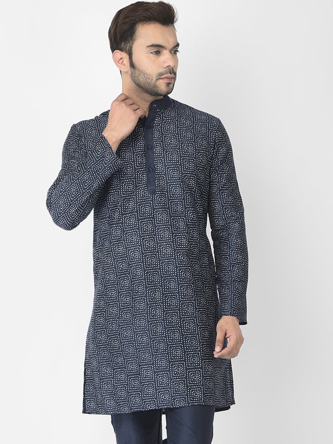 

DEYANN Men Navy Blue Geometric Chikankari Kurta