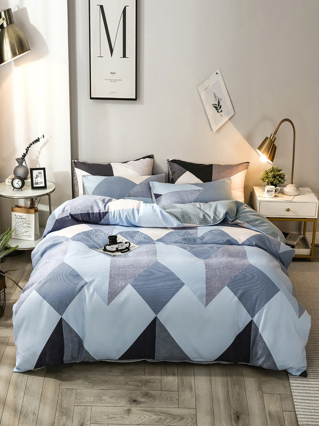 

JC Collection Blue & Black Printed Double Extra Large Bedding Set