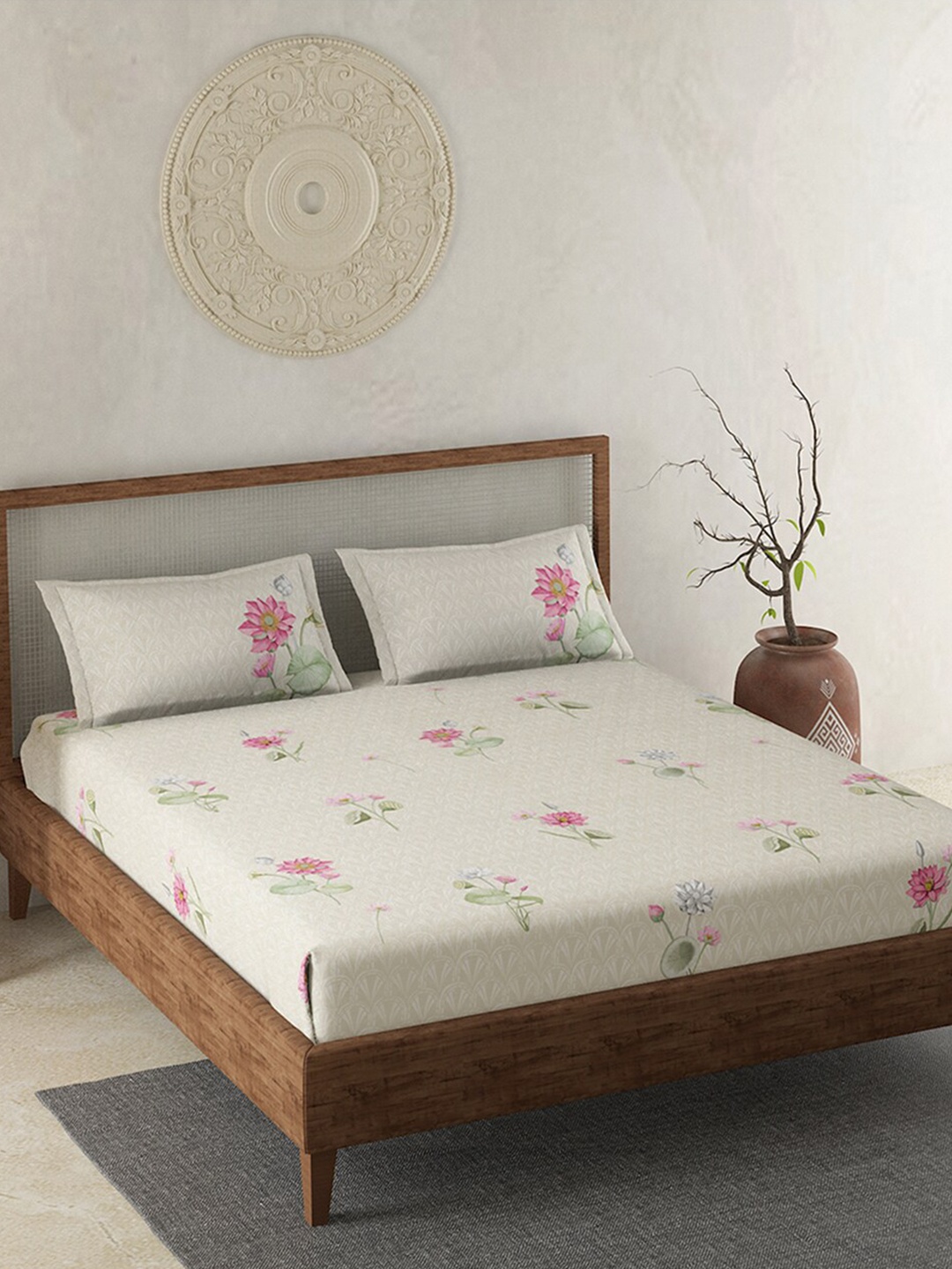 

Duroflex Cream-Coloured & Pink Floral 210 TC Cotton Queen Bedsheet with 2 Pillow Covers