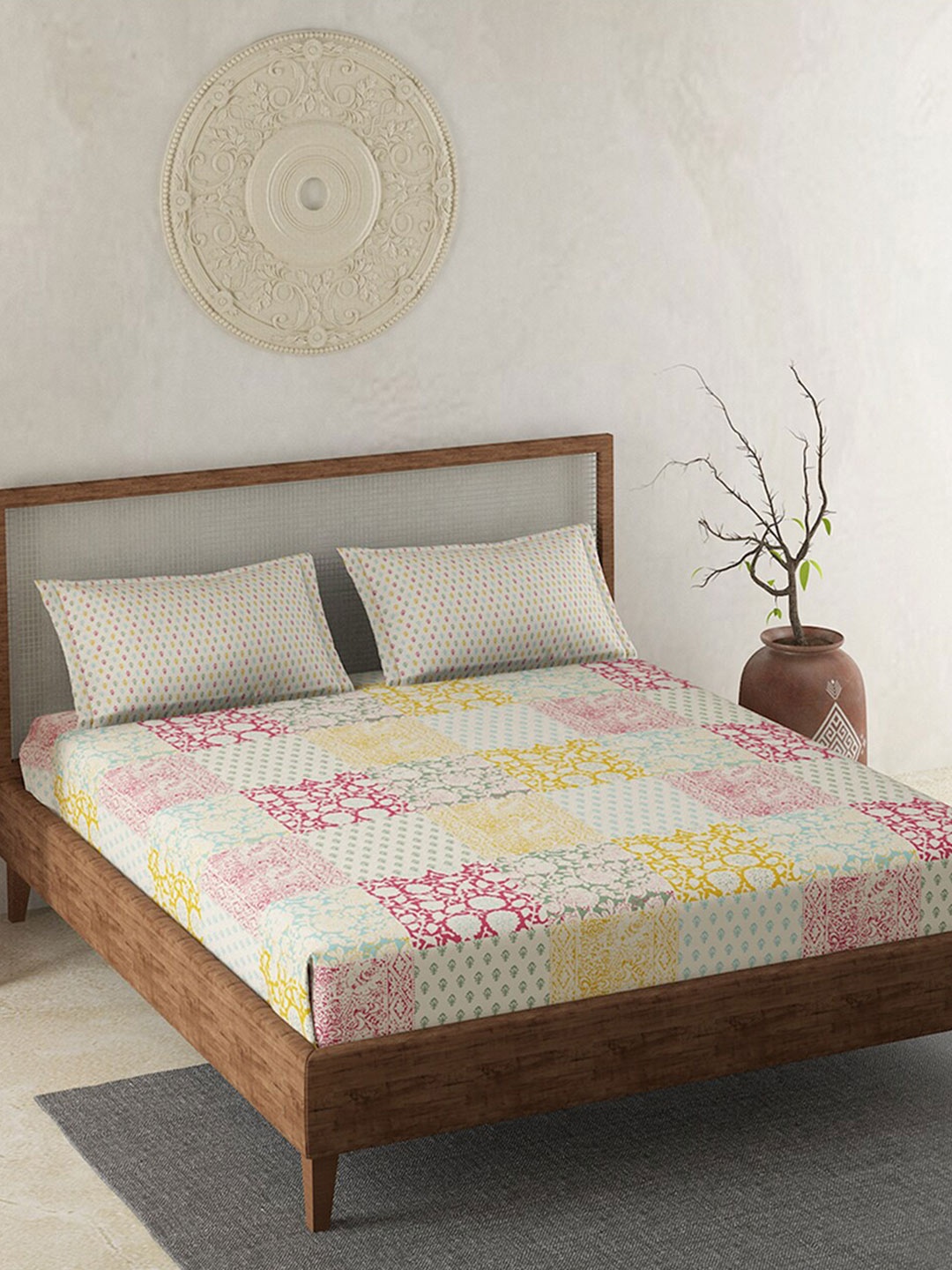 

Duroflex Grey & Red Floral 120 TC Cotton Queen Bedsheet with 2 Pillow Covers