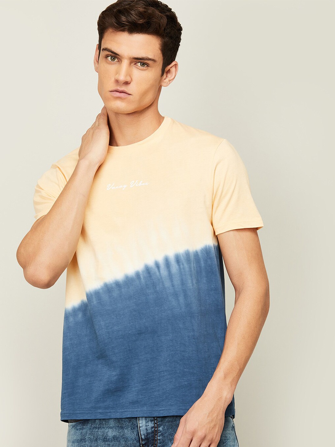 

Bossini Men Blue & Yellow Tie and Dye T-shirt