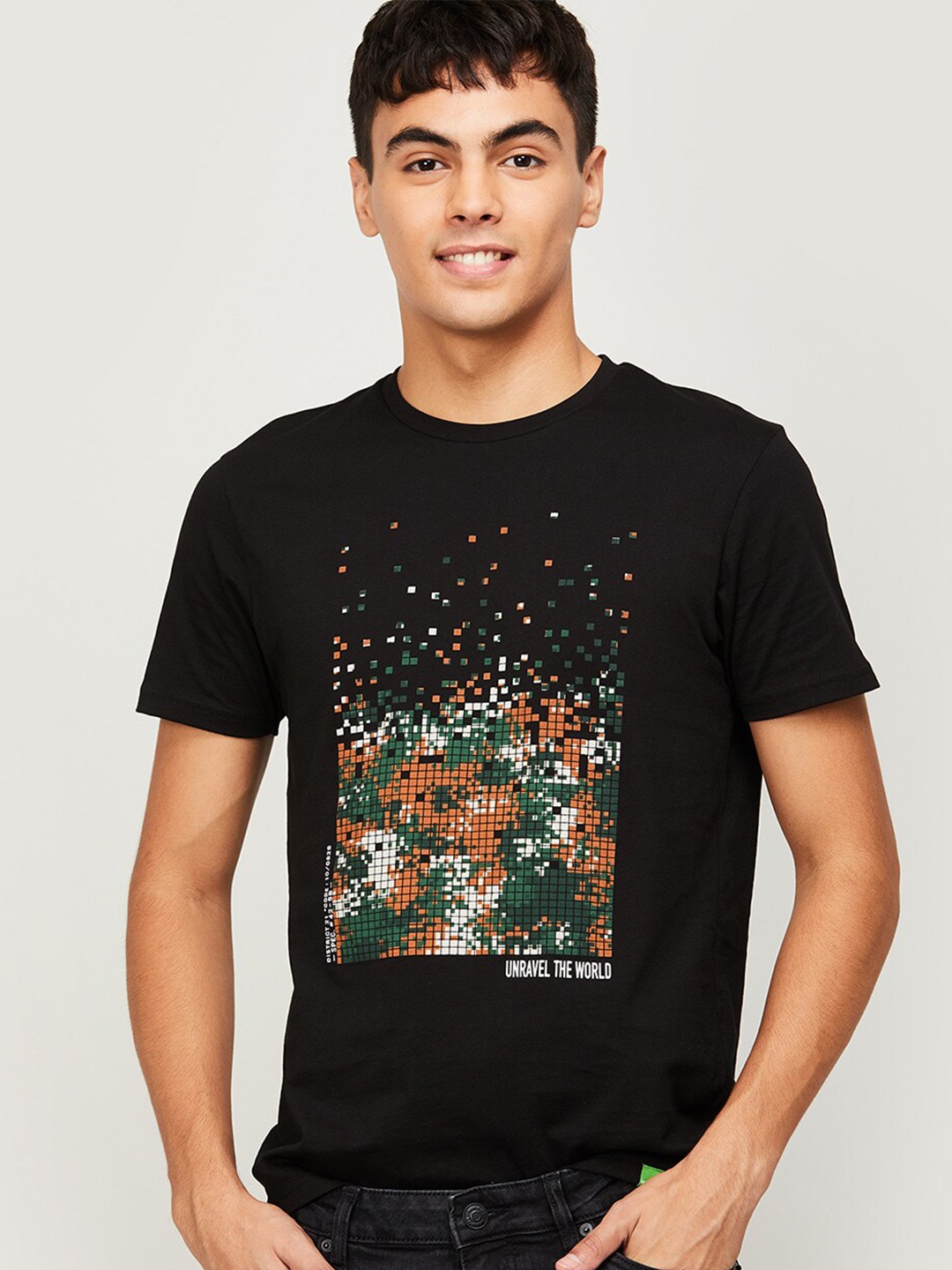 

Bossini Men Black Printed Slim Fit T-shirt