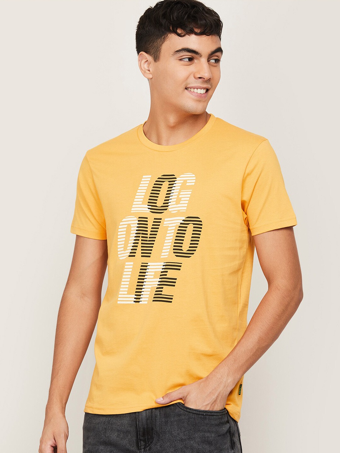

Bossini Men Yellow Typography Printed Cotton Slim Fit T-shirt