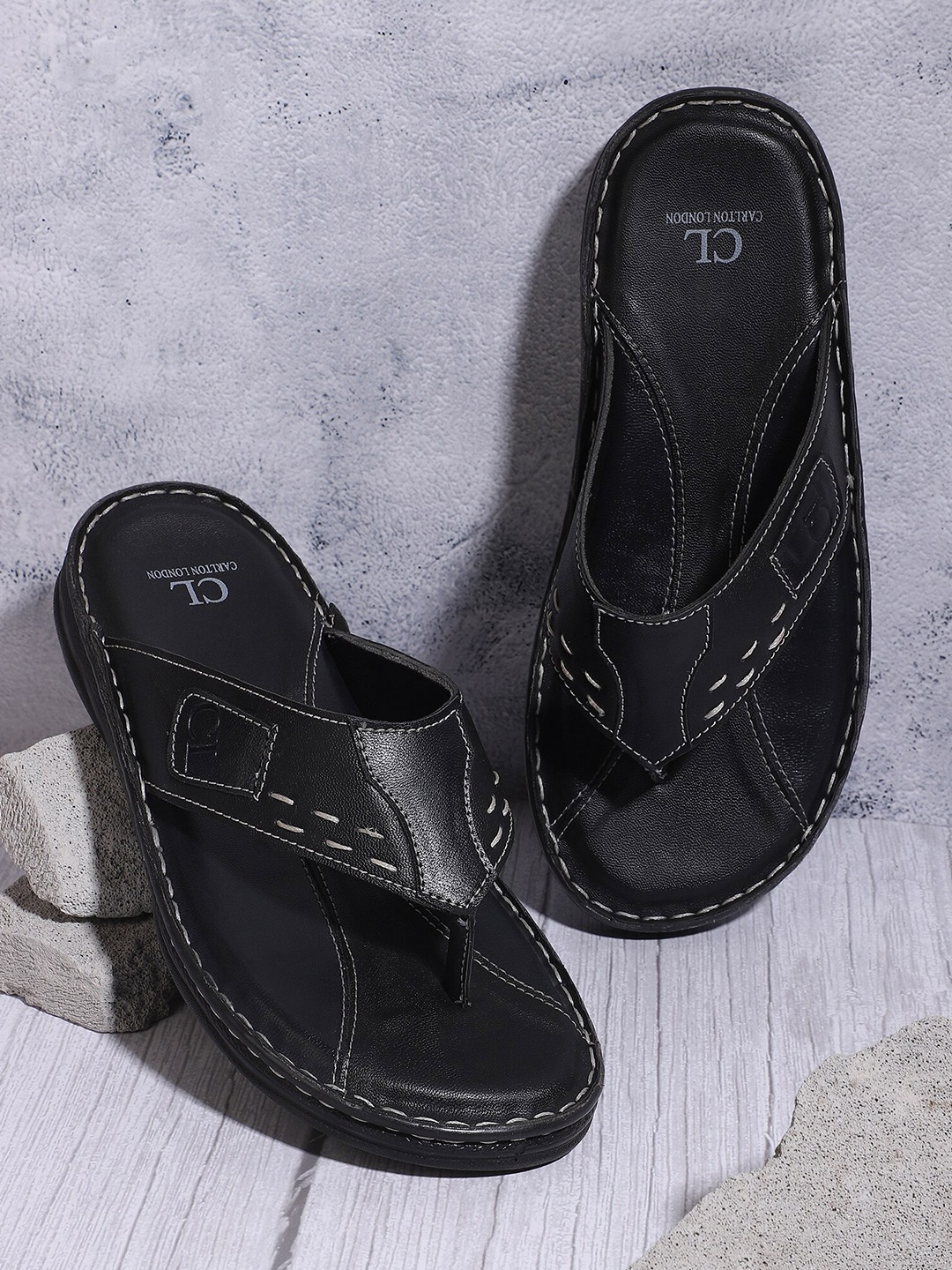 

Carlton London Men Black Textured Comfort Sandals