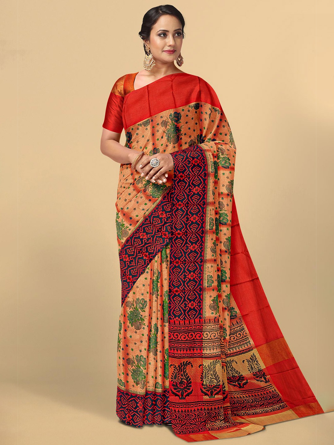 

Kalamandir Red & Peach-Coloured Floral Tissue Saree