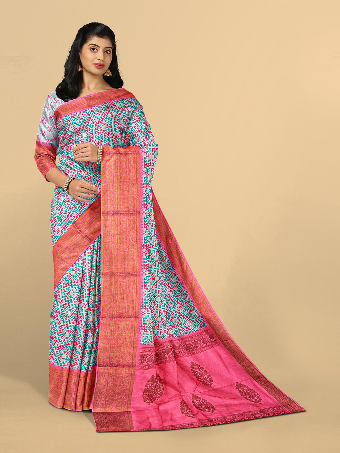 

Kalamandir Grey & Pink Printed Silk Blend Saree