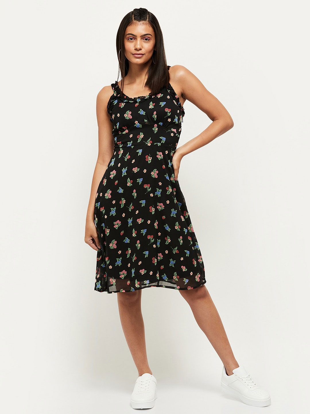 

max Women Black Floral Print Smoked Back Detail Midi Dress