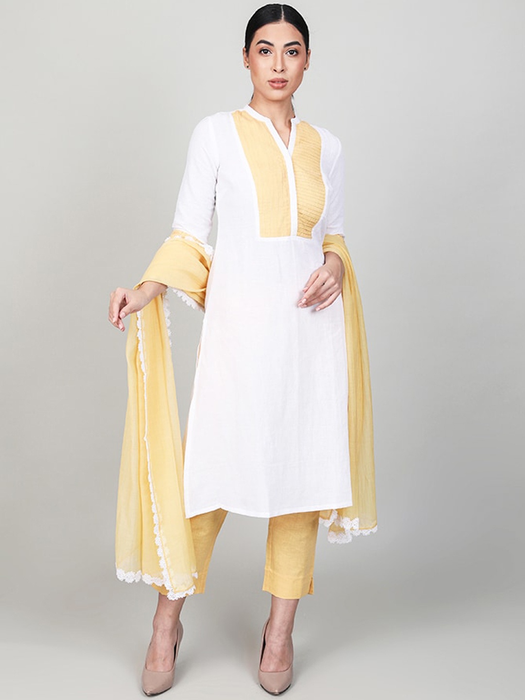 

BARARA ETHNIC Women White Pure Cotton Kurta with Trousers & With Dupatta